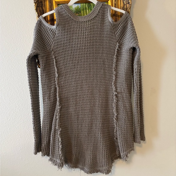 Elan Sweaters - Elan Gray Knit cold shoulder sweater